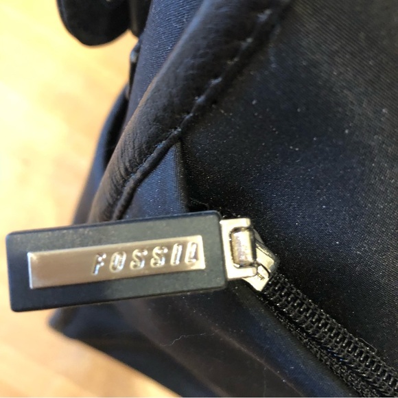 Fossil Leather & Nylon Black Laptop/Messenger Bag, 16” x 11” x 4.5” - Picture 6 of 14